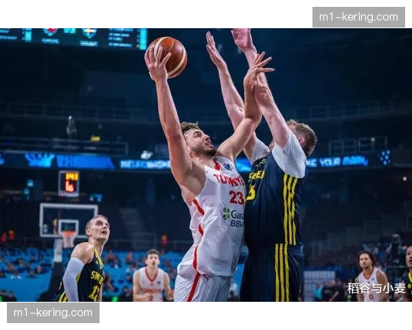 申京状态持续低迷 火箭内线核心面临战术定位调整