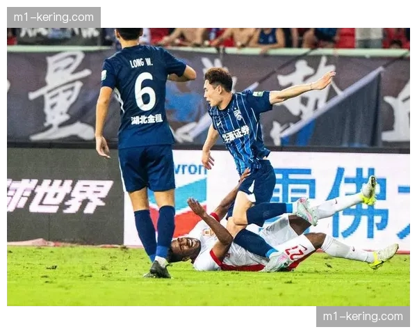 武汉三镇五轮失11球防守堪忧 后防线稳定性不足